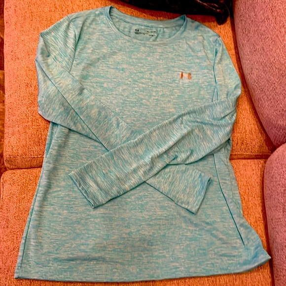 Under Armour Tops - Under Armour long sleeved dry fit XL